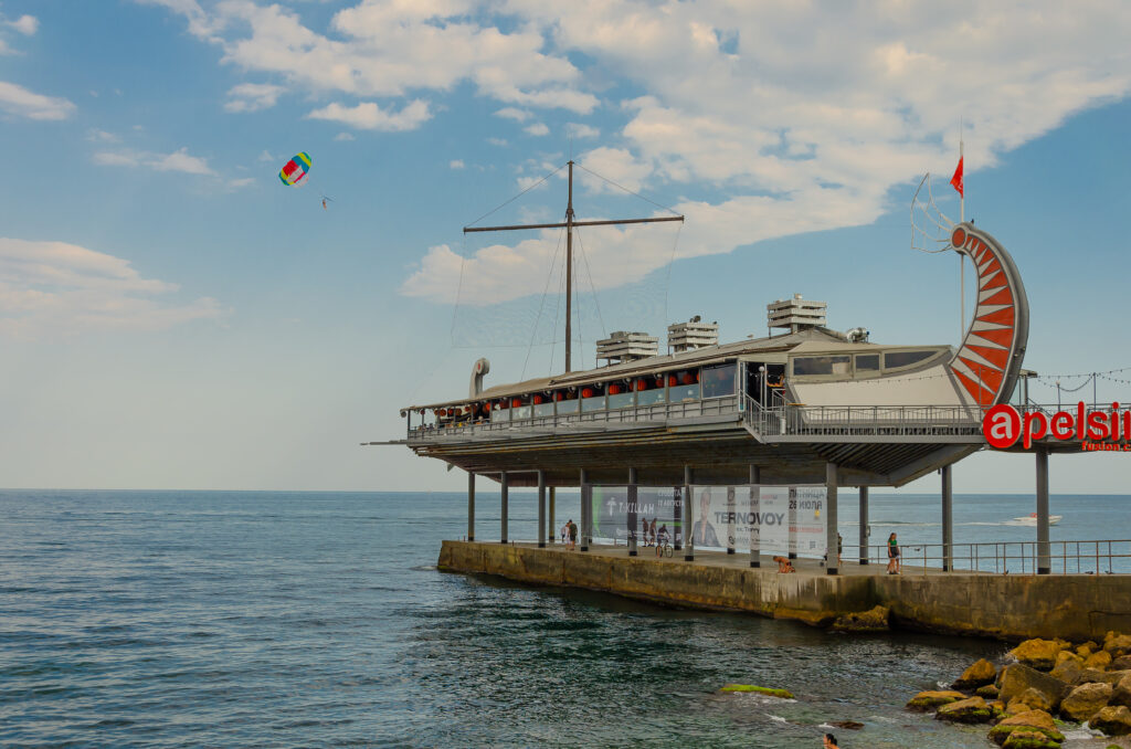 Jeddah: Gateway to the Red Sea and Cultural Fusion