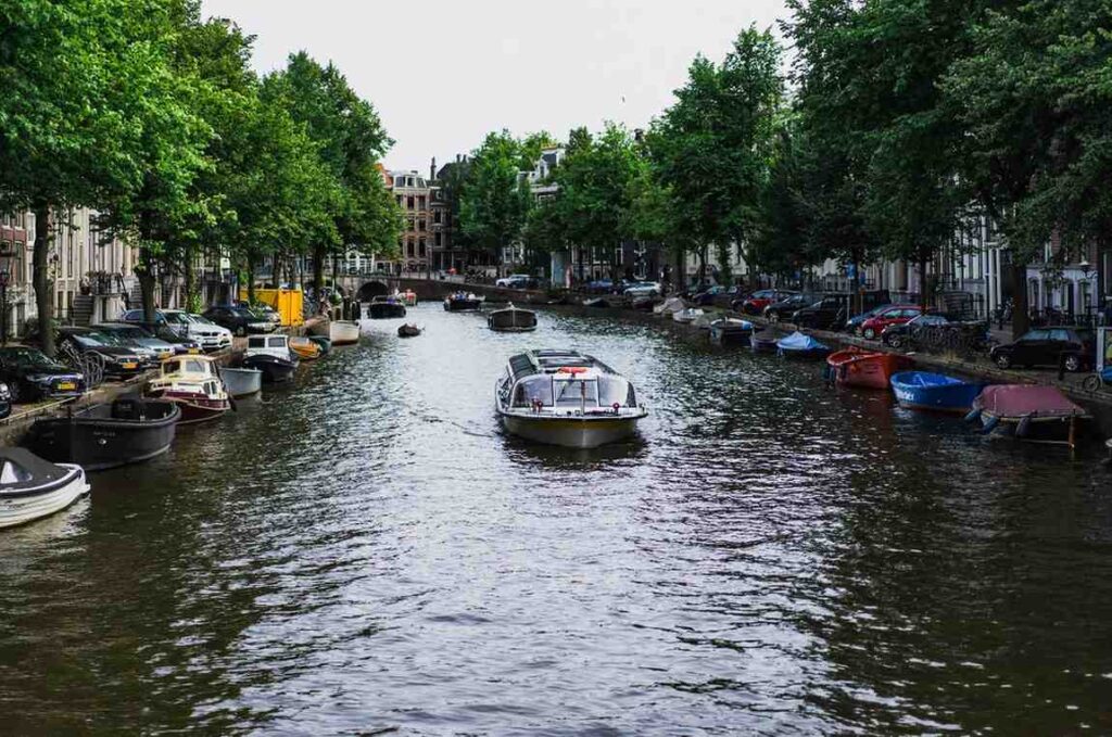 Exploring Amsterdam’s Historic Canals