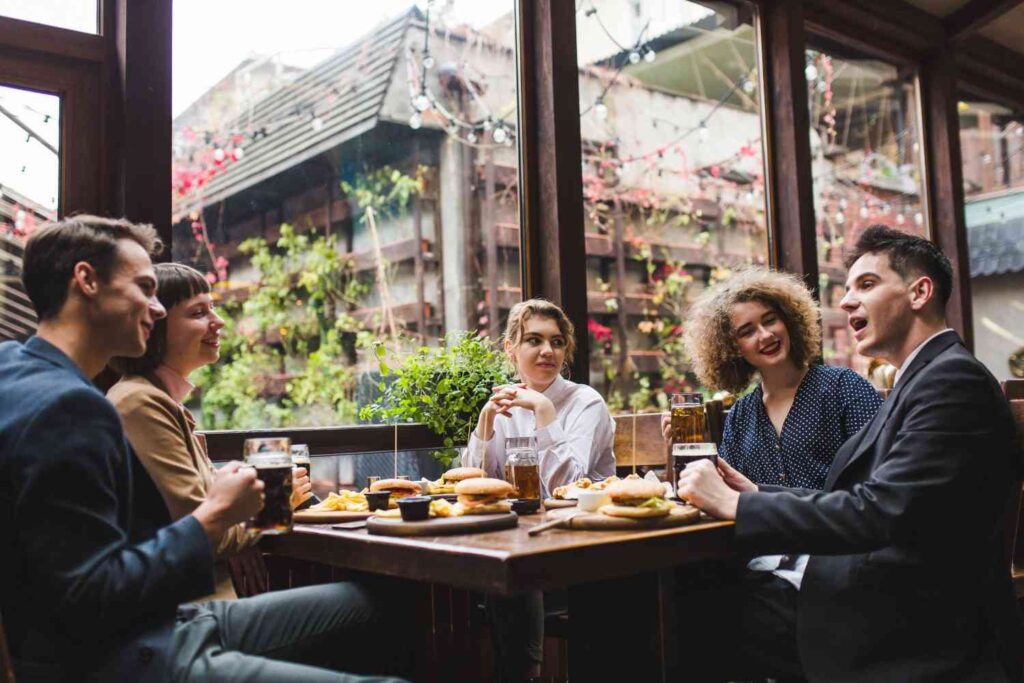 Food, Cafés, and Local Flavors
