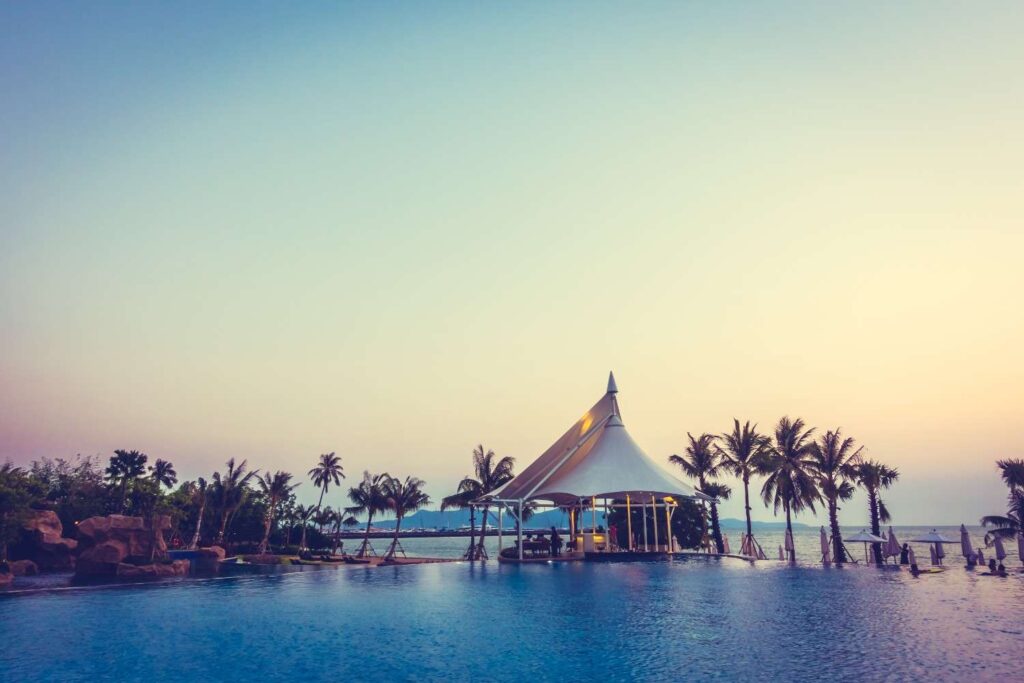 Jeddah Beach Resorts: Coastal Relaxation with City Access