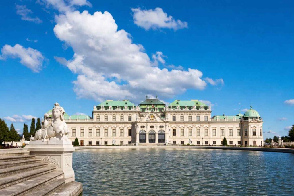 Understanding Hotel Categories in Budapest
