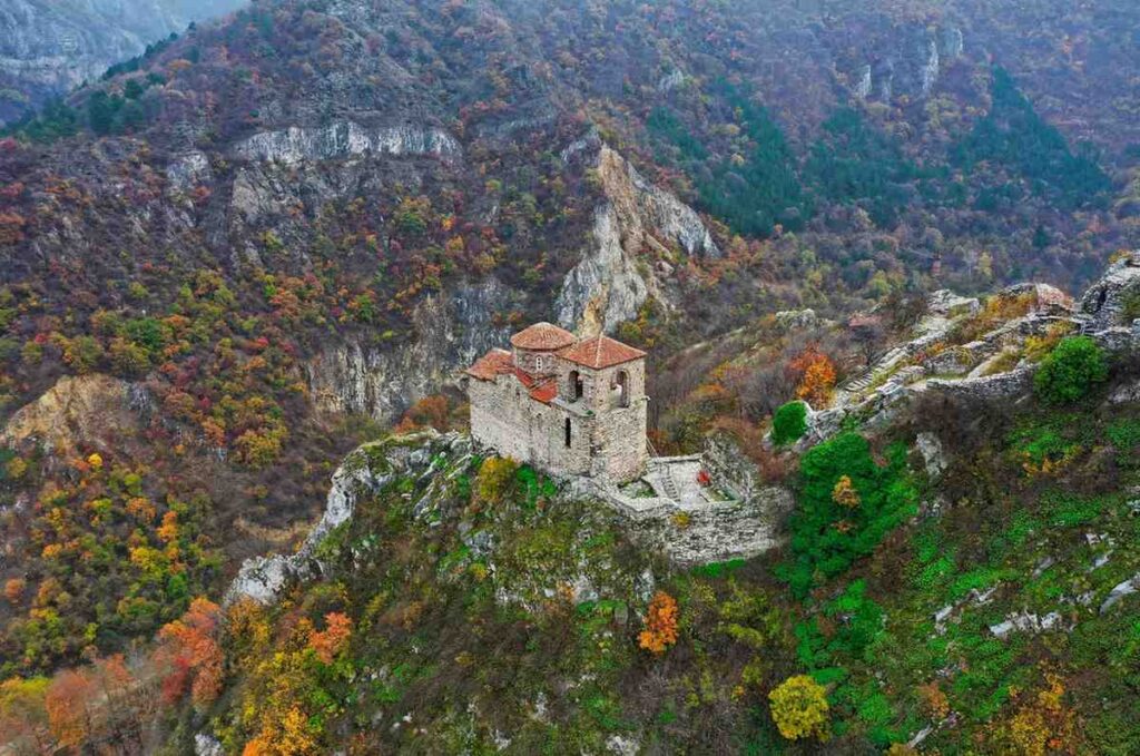 Explore Bosnia’s Natural Landscapes and Scenic Escapes