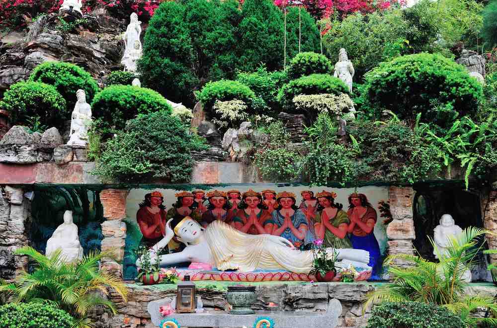 Discover Ancient Temples & Historical Sites